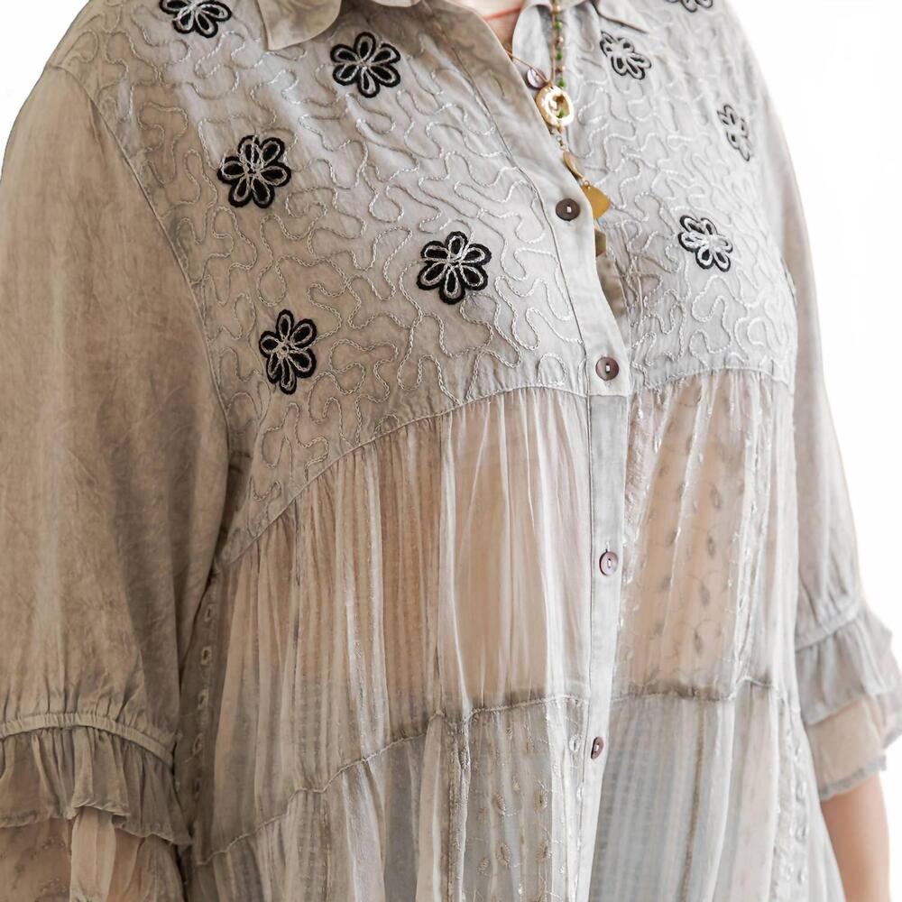 NEW YOUNG THREADS mexican embroidery blouse gathered waist shirt in grey - Picture 3 of 5